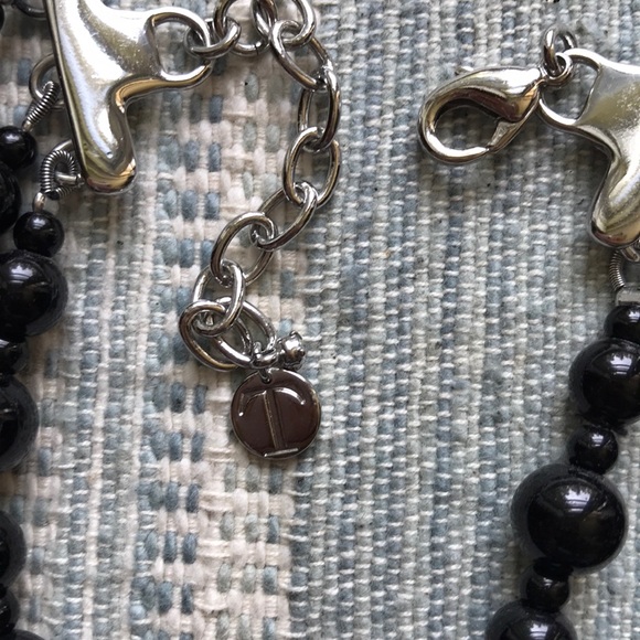 Black triple layer beaded necklace - Picture 4 of 5